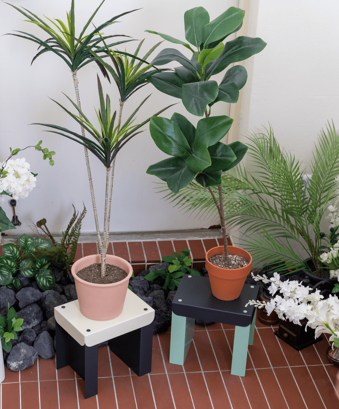 Meet Pico: The Little Bench That Does It All - ULUROOM