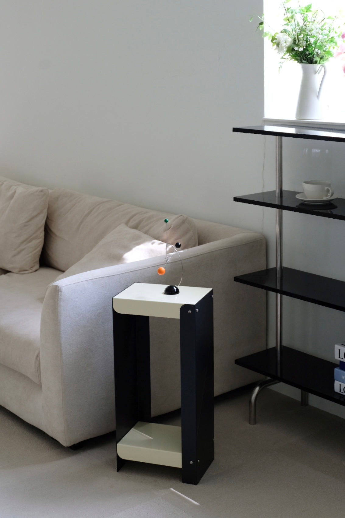 Linea Shelf / Yellow & Black