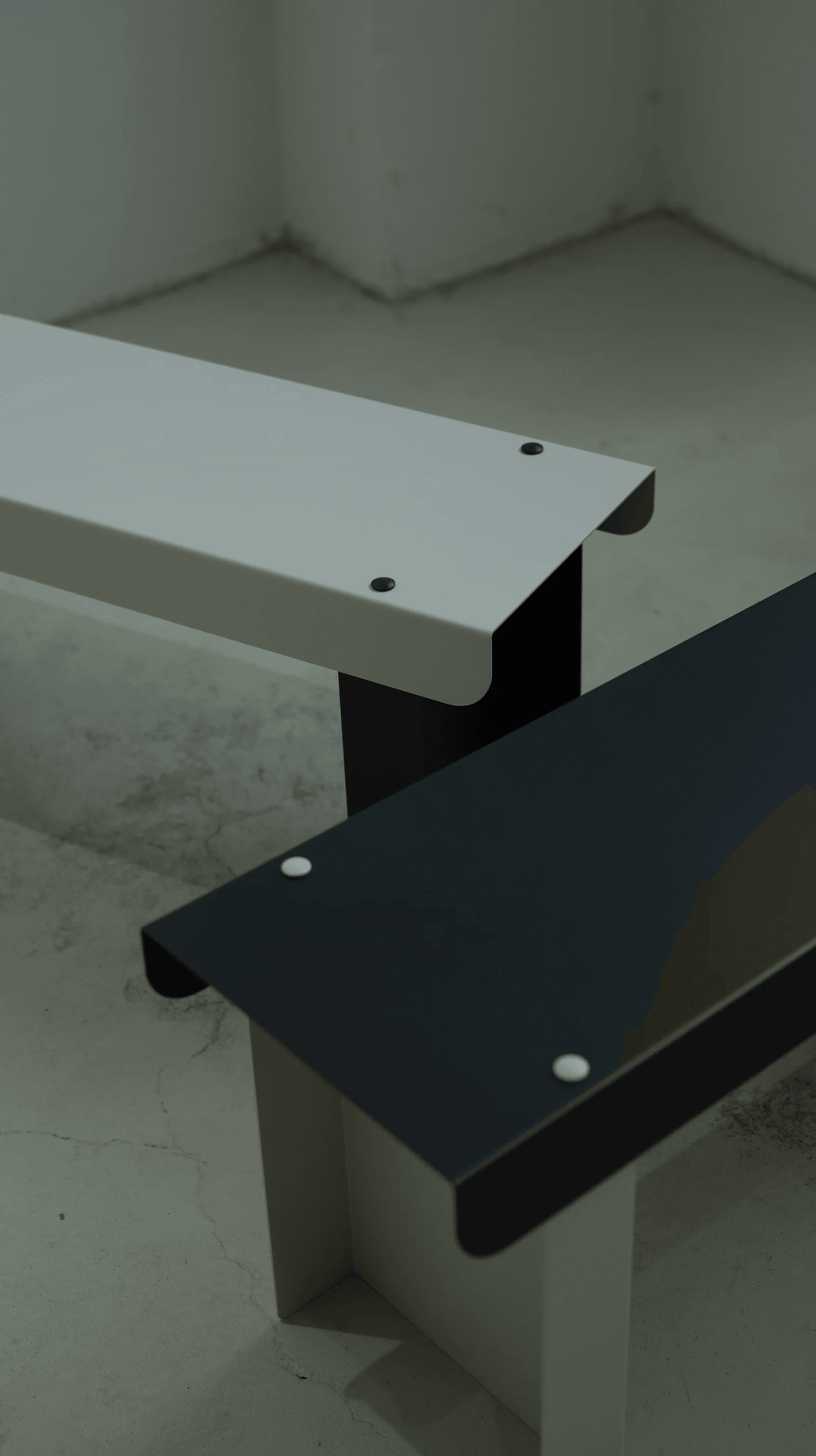 Small Bench / White & Black