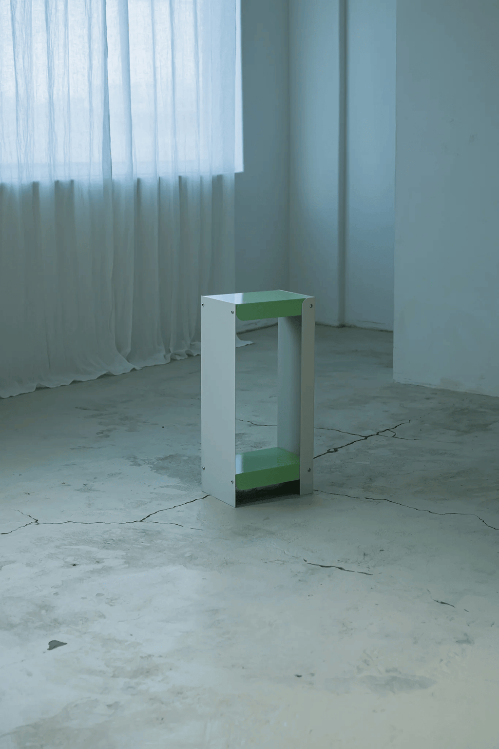 Linea Shelf / Green & White