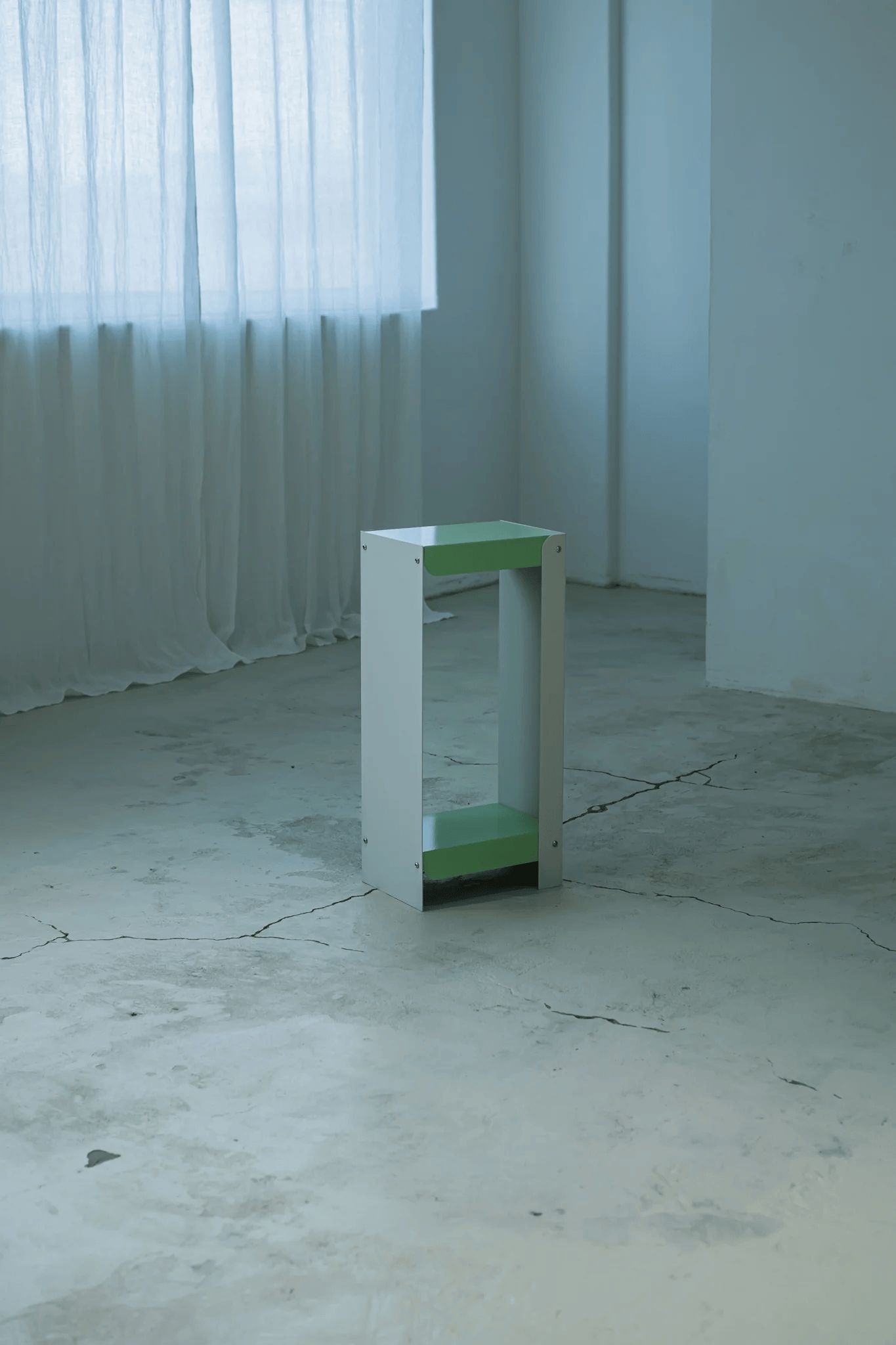 Linea Shelf / Green & White