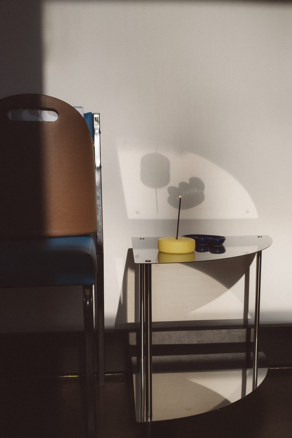 Arc Corner Stand - ULUROOM
