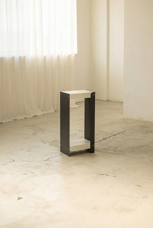 Linea Shelf / White & Black - ULUROOM