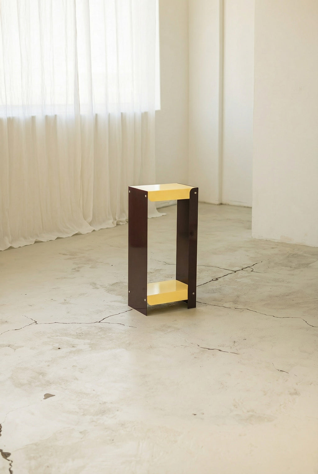 Linea Shelf / Yellow & Black