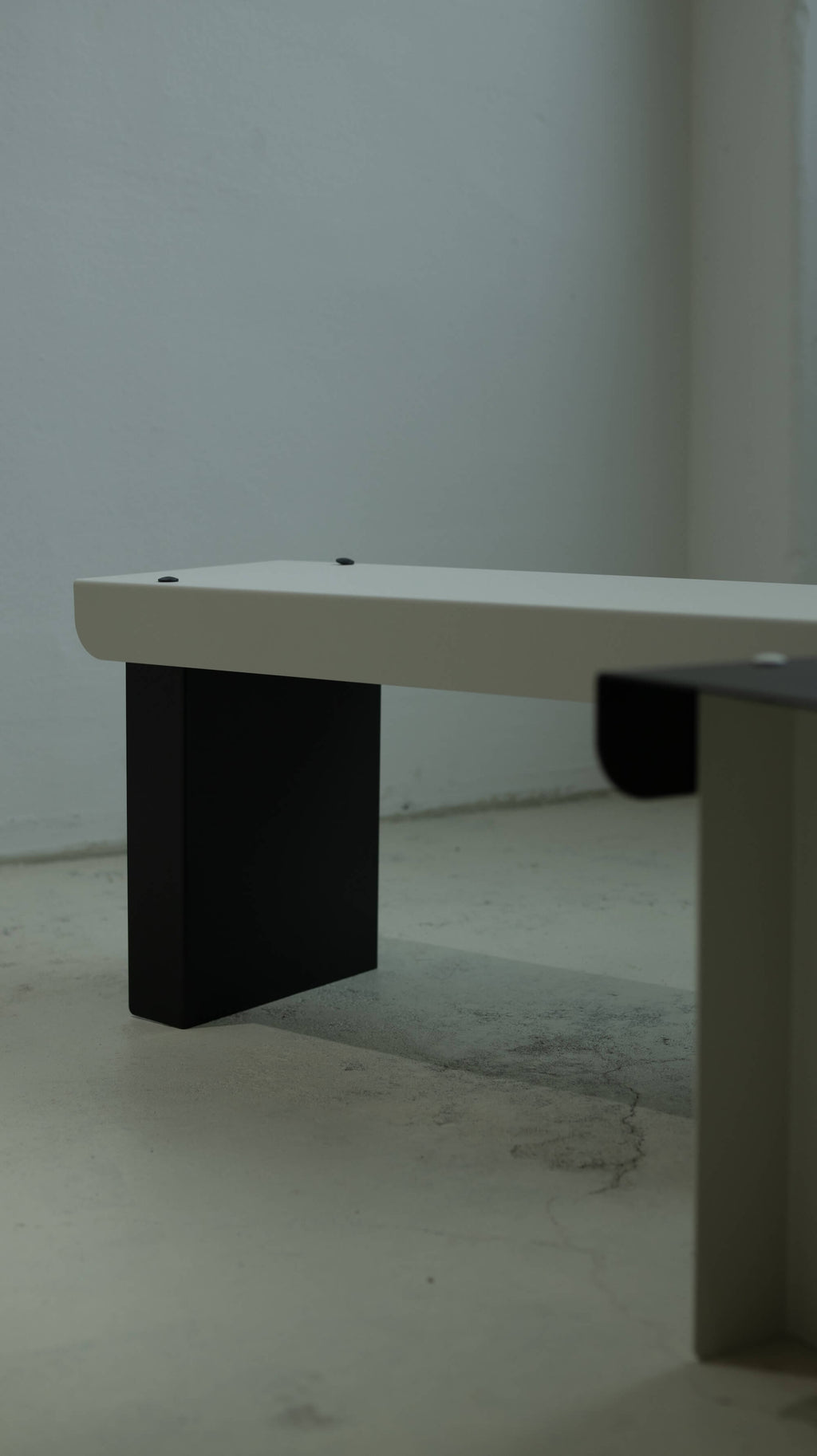 Small Bench / White & Black