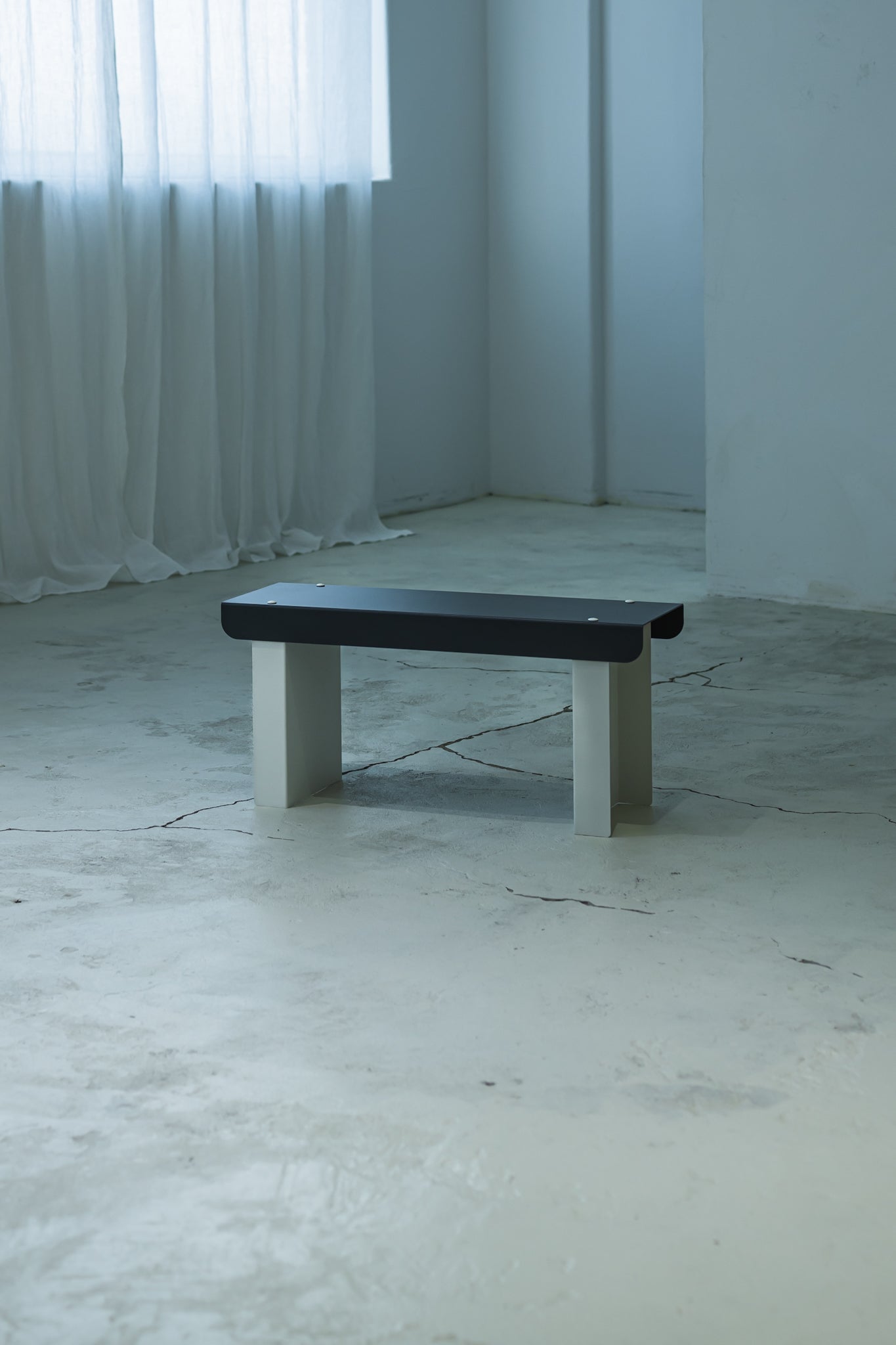 Small Bench / Black & White - ULUROOM