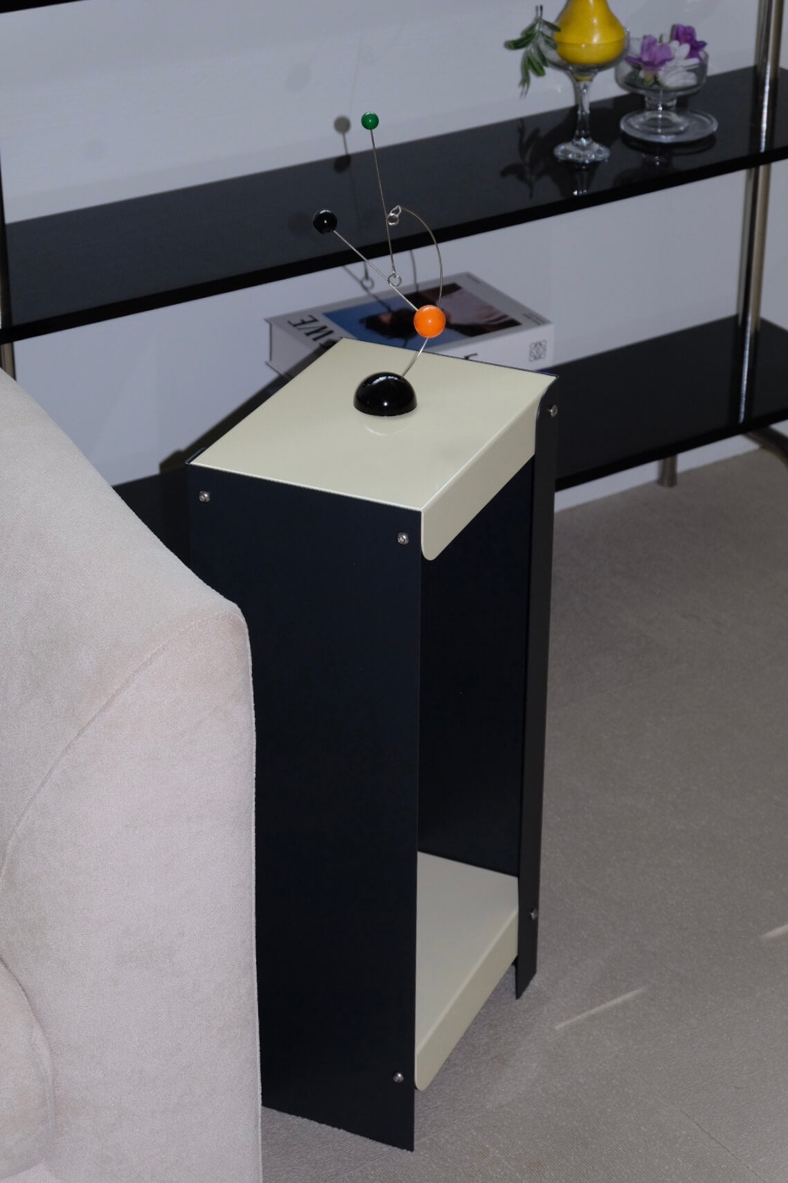 Linea Shelf / Yellow & Black